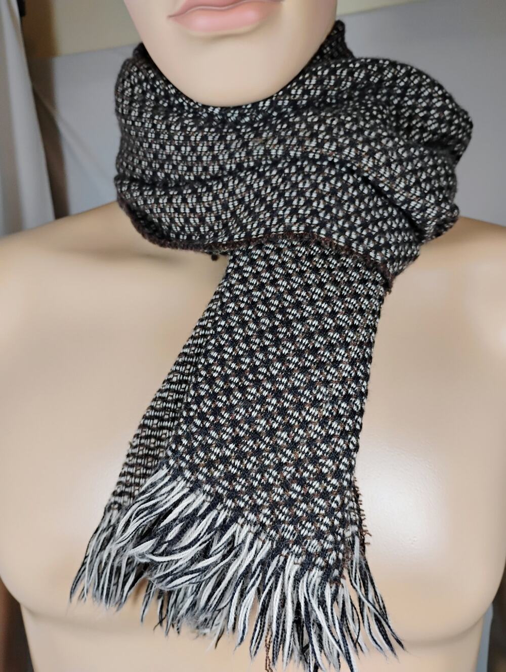 Saks Brown White Comfy Wool Scarf Woven Diamond Pattern Fringe Heritage Academia